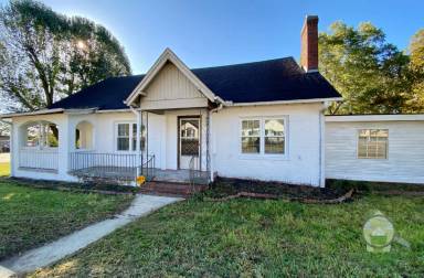 Main picture of 424 E Blue Ridge Dr