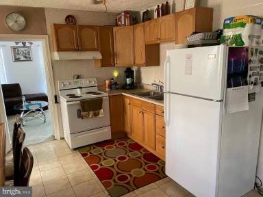 Main picture of 1401 E Philadelphia Ave