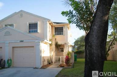Main picture of 11864 SW 100th St