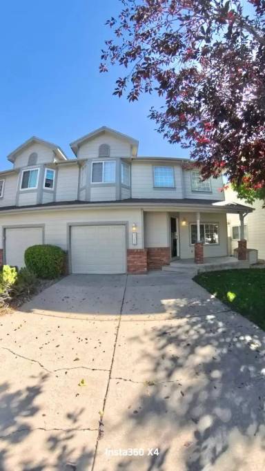 Main picture of 3911 Leah Hts