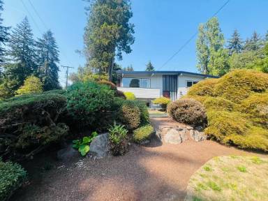 Main picture of 169 164th Ave SE
