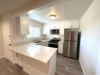 Main picture of 160 S Michigan Ave