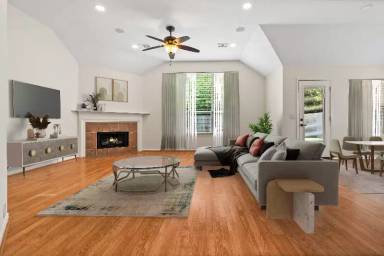Main picture of 7522 Broken Oak Ln