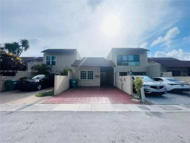 Main picture of 8120 SW 103rd Ave