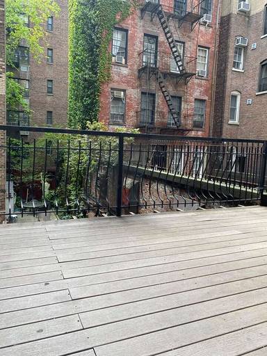 Main picture of 210 West 16th St