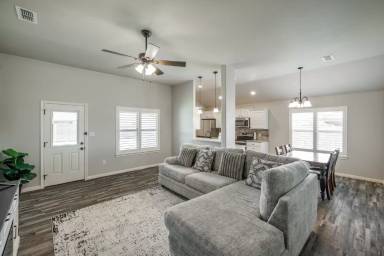 Main picture of 1839 Sweetwater Ln