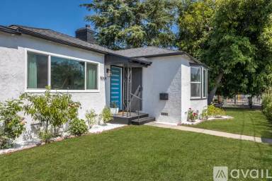 Main picture of 1046 N Buena Vista St