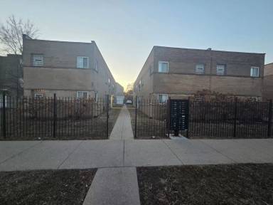 Main picture of 1850 S Fairfield Ave