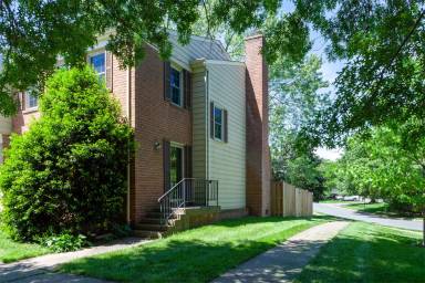 Main picture of 9949 Longford Ct