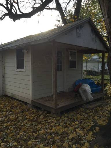 Main picture of 1051 S New Ave