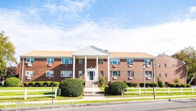 Main picture of 30 Regency Park Dr