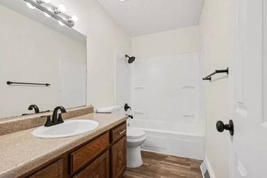 Main picture of 6820 Chapel Dr