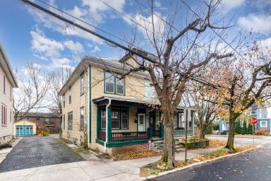 Main picture of 429 S Pitt St