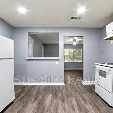 Main picture of 1212 Riverview Dr