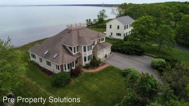Main picture of 42 Oak Bluff Cir