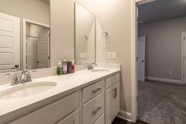 Main picture of 12253 Savannah Cir