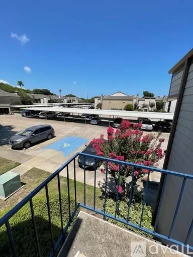 Main picture of 7024 N Holiday Dr