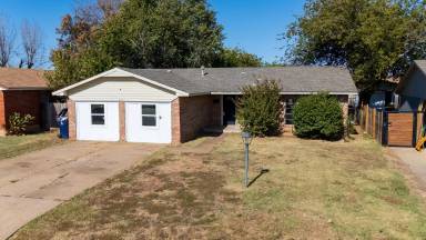Main picture of 1201 SW 77th Pl
