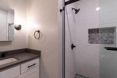 Main picture of 240 Cabot St