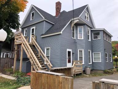 Main picture of 40 Laurel St