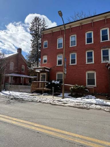 Main picture of 15-27 S 7th St Apartments