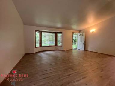 Main picture of 17819 Upland Dr SE