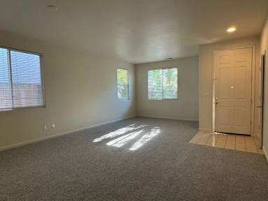 Main picture of 697 Dover Ln