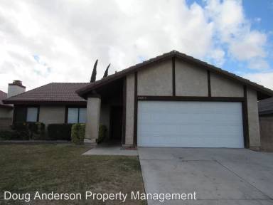 Main picture of 44053 Fine St