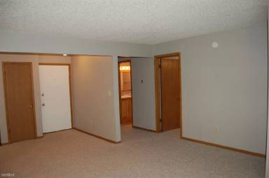 Main picture of Oakcrest Condominiums