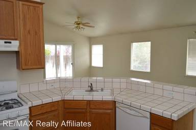 Main picture of 1448 N Marion Russell Dr