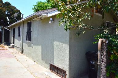 Main picture of 2533 1/2 Lancaster Ave