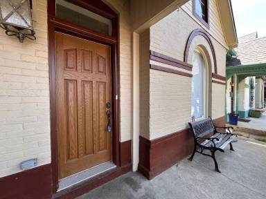 Main picture of 3774 N Franklin St