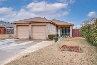 Main picture of 814 Forest Oaks Dr