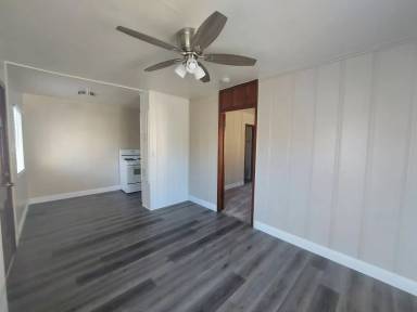 Main picture of 5762 Western Ave