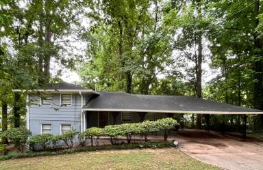 Main picture of 3823 Kingswood Dr