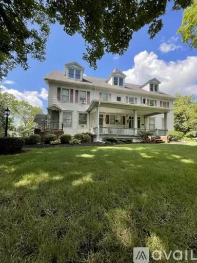 Main picture of 50 Maplewood Ave