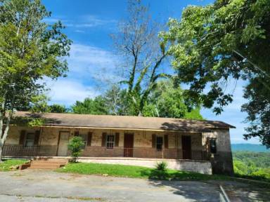 Main picture of 7007 Maplewood Ln