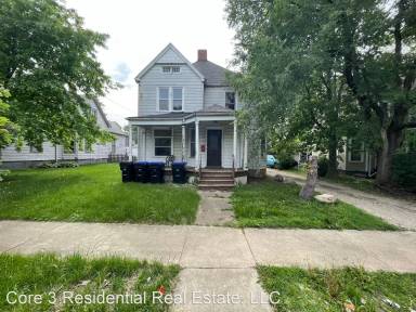 Main picture of 917 S Center St