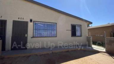 Main picture of 425 E Thoroughbred St