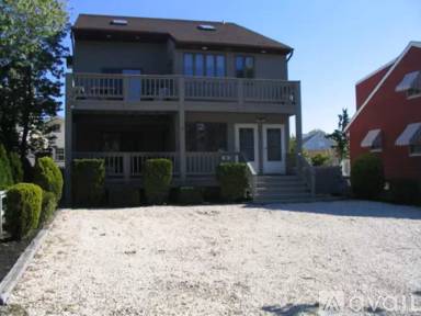 Main picture of 216 18th Ave