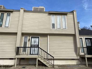 Main picture of 8176 Harley St