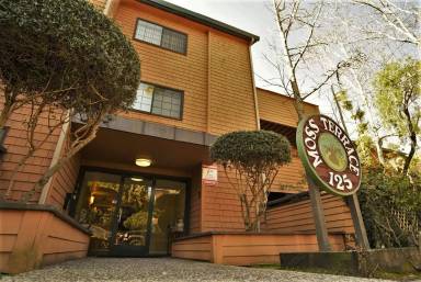 Main picture of 12p023 - 121-133 Moss Ave