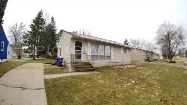 Main picture of 2217 C Ave NW