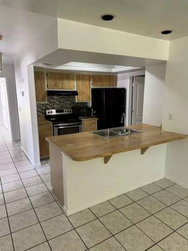 Main picture of 515 SE 23rd Pl