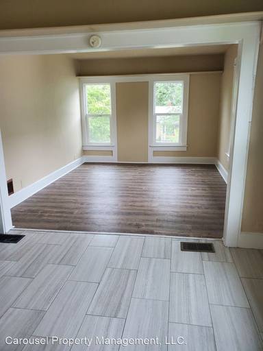 Main picture of 1105 E Powell Ave