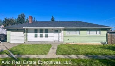 Main picture of 12059 SE Main St