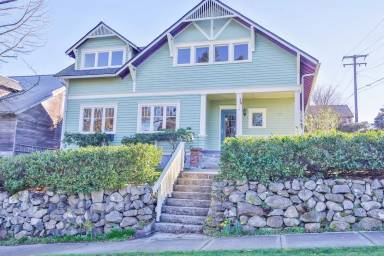 Main picture of 475 1st St