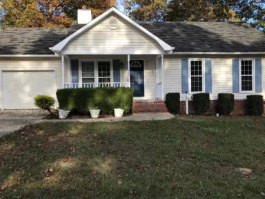 Main picture of 4 Woodmark Ct