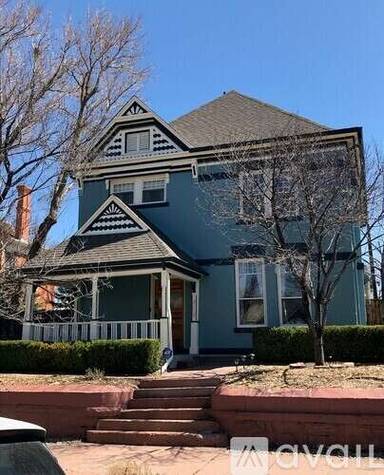 Main picture of 2712 Curtis St