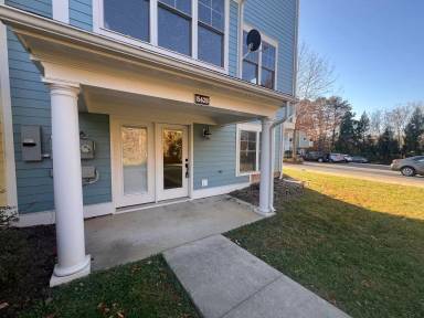 Main picture of 1562A Wickham Pond Dr